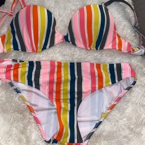 Shade and shore size 34 B top and small bottom, worn once